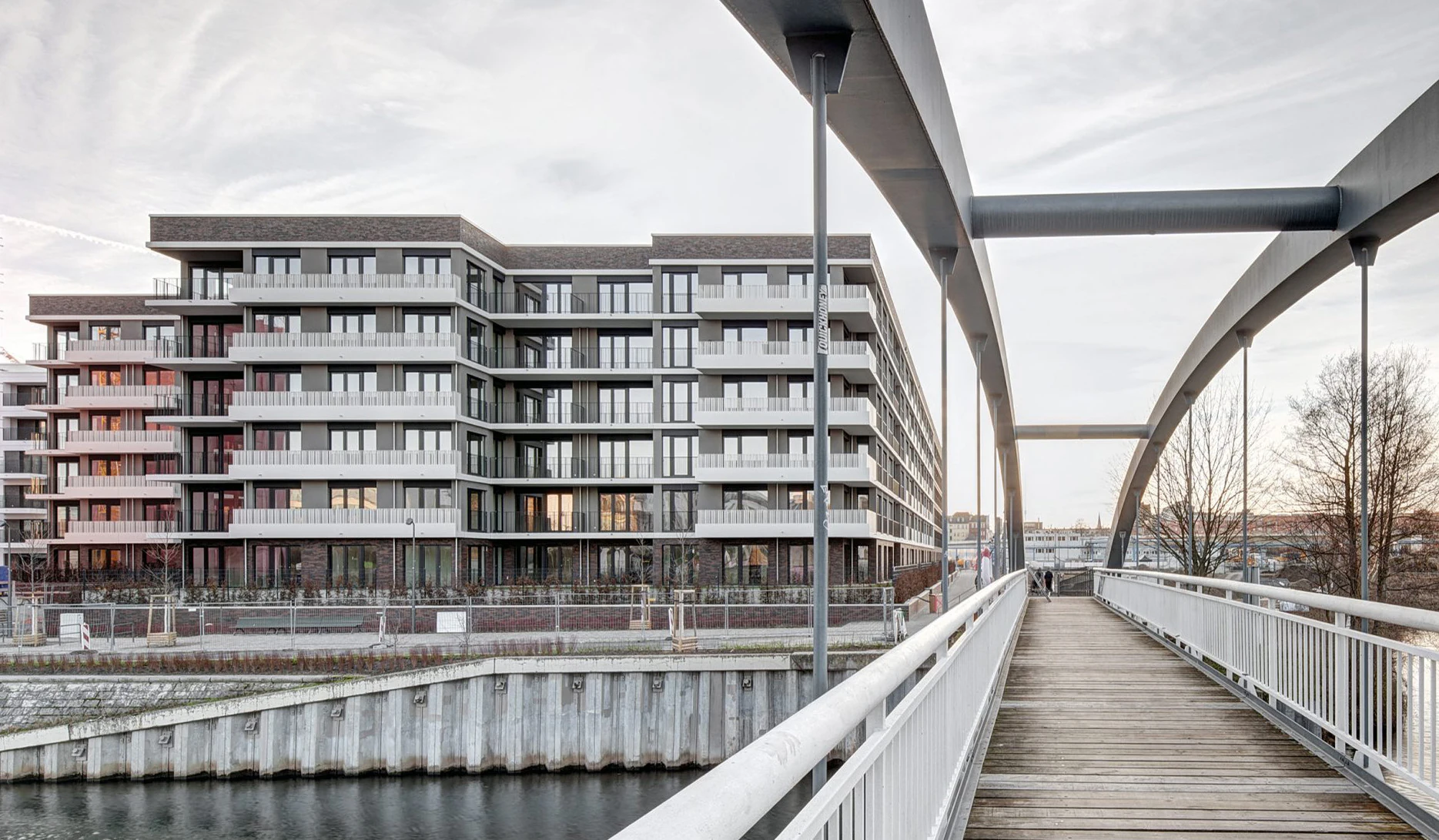 Riverside - Ansicht vom Wasser